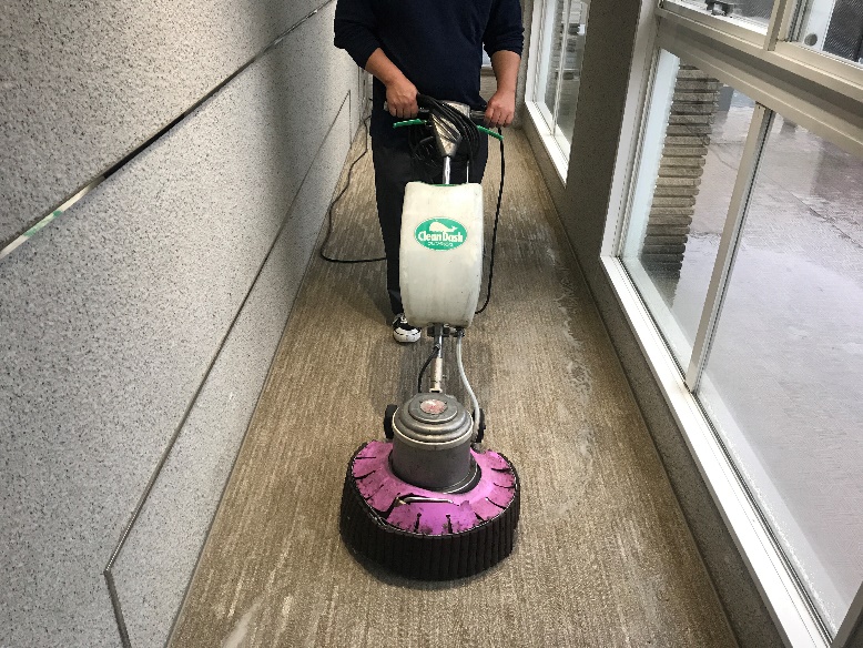 ポリッシャー使用中